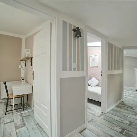 Urban Nest Bon 5 * Краков